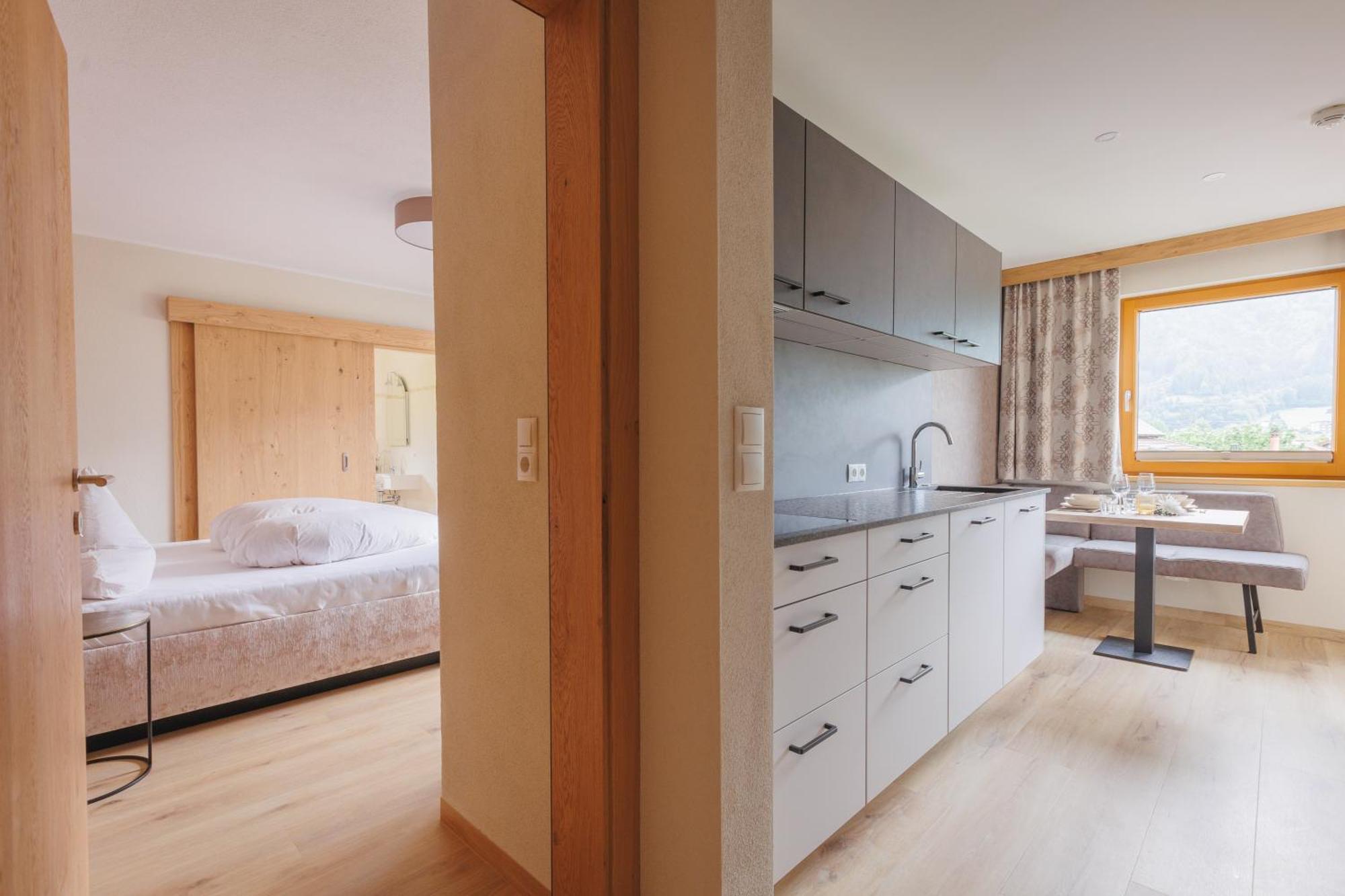 Hin&Weg Das Aparthotel Ried im Zillertal Eksteriør billede