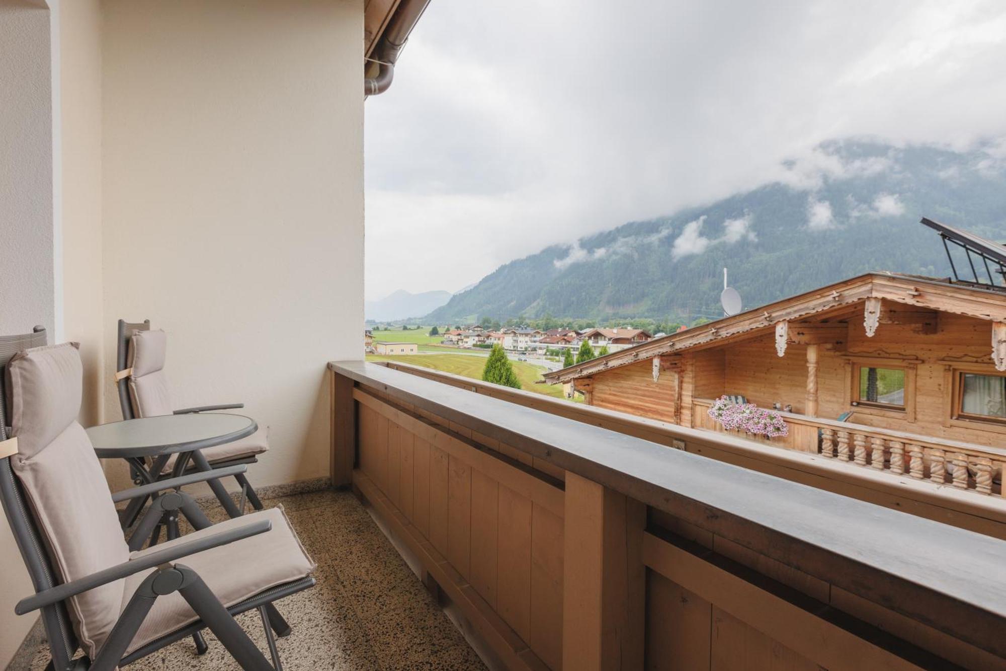 Hin&Weg Das Aparthotel Ried im Zillertal Eksteriør billede