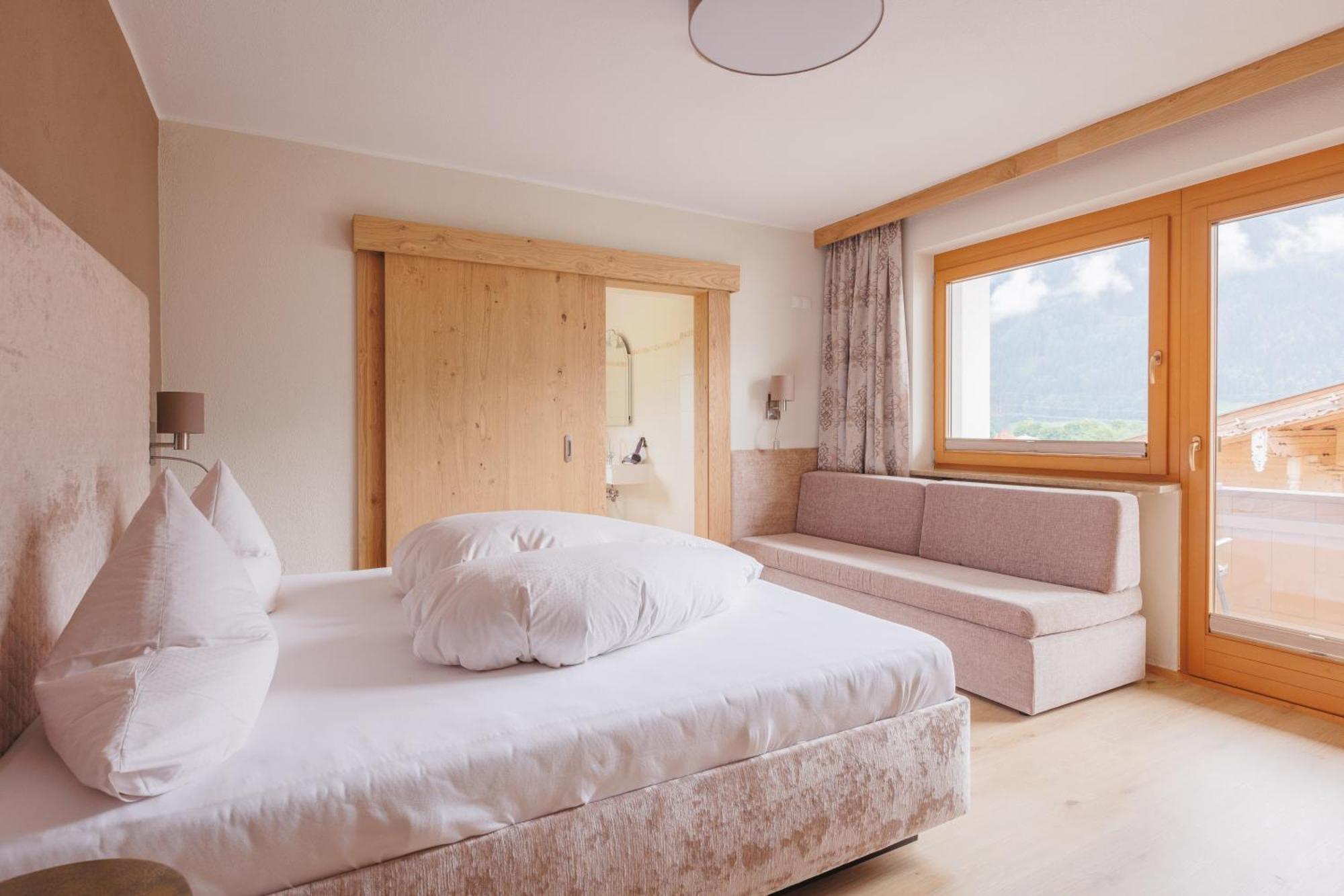 Hin&Weg Das Aparthotel Ried im Zillertal Eksteriør billede