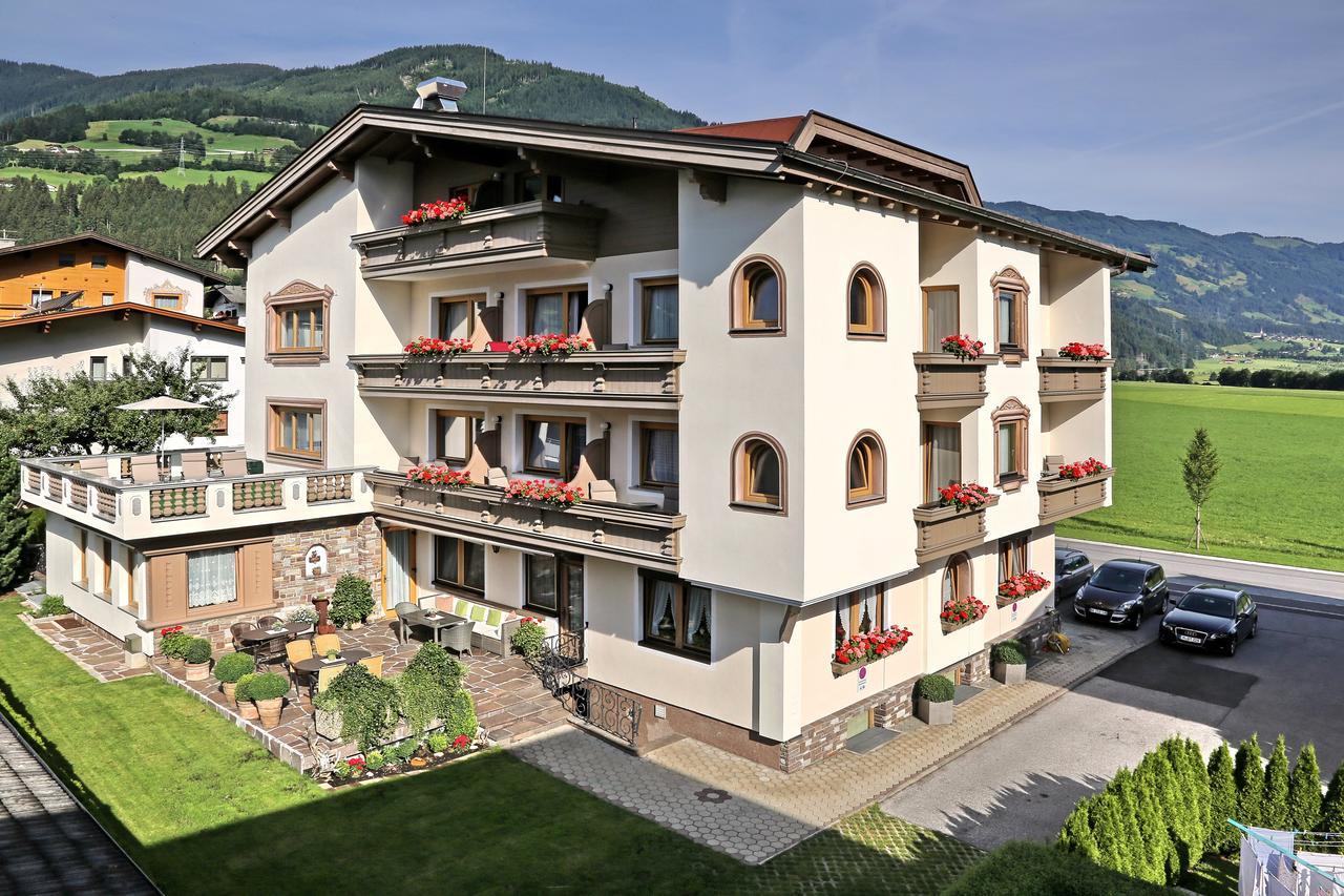 Hin&Weg Das Aparthotel Ried im Zillertal Eksteriør billede